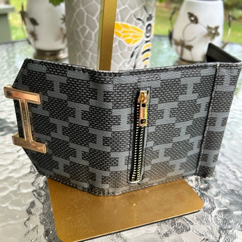 ☀️H by Halston Black and Gray Patterned bi-fold Wallet